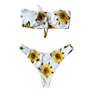ZAFUL White Sunflower‎ Bikini w/Detachable Straps
- Size Small